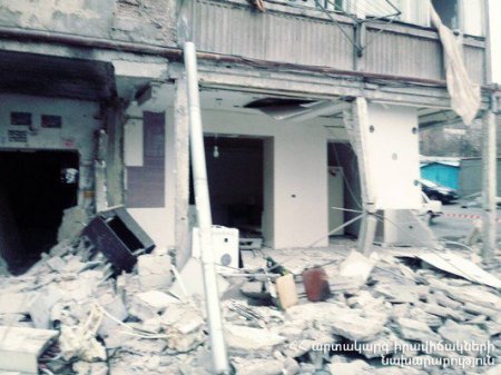 Պայթյունի հետևանքով կոտրվել են անգամ հարակից շենքի պատուհանները (տեսանյութ)