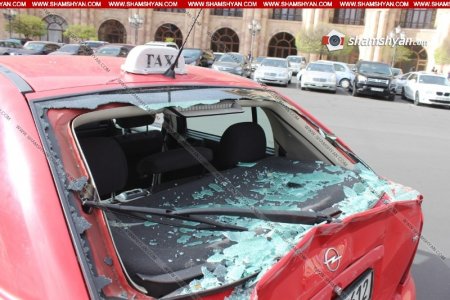 Ավտովթար Երևանում. բախվել են թիվ 67 երթուղին սպասարկող ավտոբուսը և Opel-ը. ԼՈՒՍԱՆԿԱՐՆԵՐ